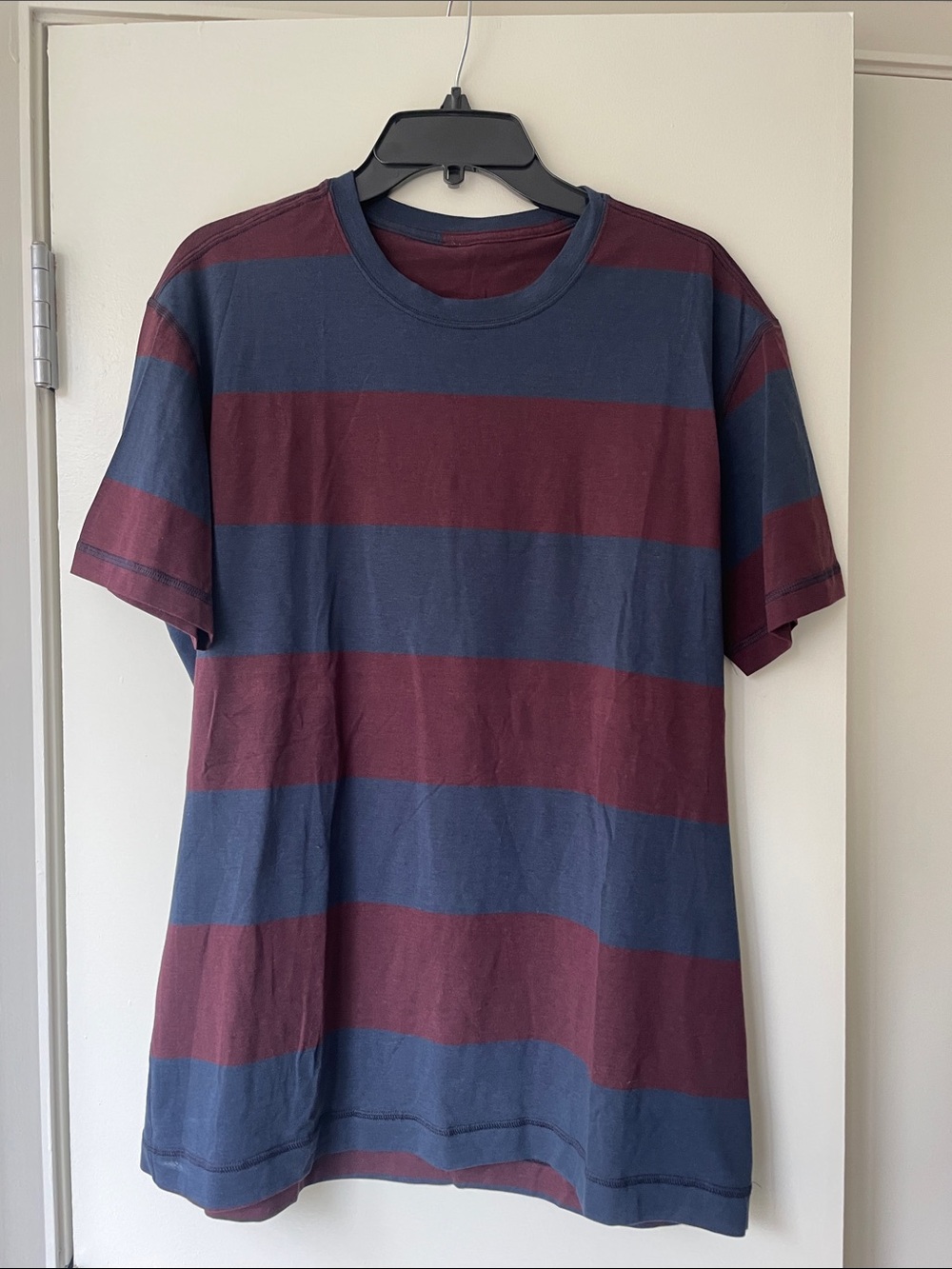 Lululemon Men's Short-Sleeve Stripe Tee in Burgundy and Navy